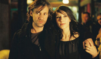 Birol Ünel şi Sibel Kekilli în Gegen Die Wand (Head On)