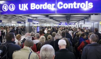 Pe la Heathrow, în Londra