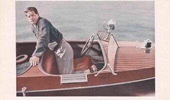 Cu un runabout, Mihai I pe când era doar Voievod de Alba Iulia