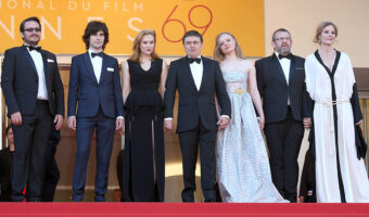 Cristian Mungiu și o parte din actorii din Bacalaureat la Cannes