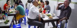 Bourdain cu Obama în Vietnam