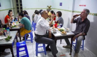 Bourdain cu Obama în Vietnam